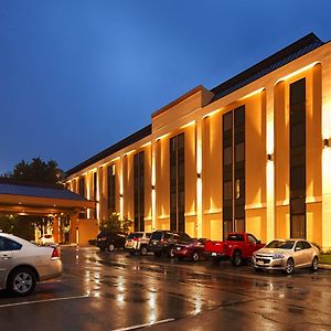 Days Inn By Wyndham Englewood Dayton Airport